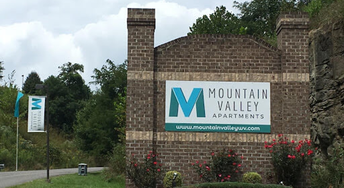 Mountain Valley Apartment sign