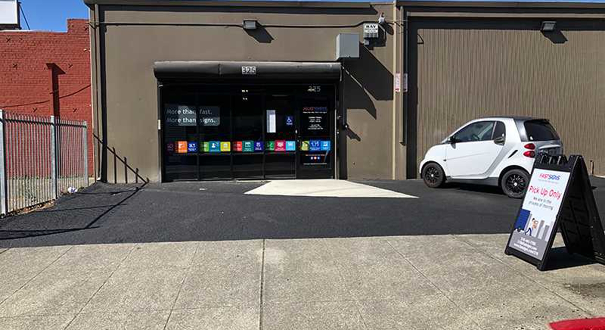Fastsigns center