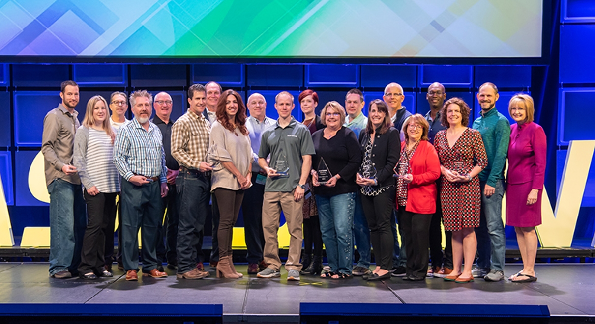 the fastsigns of carrollton team receive the pinnacle award