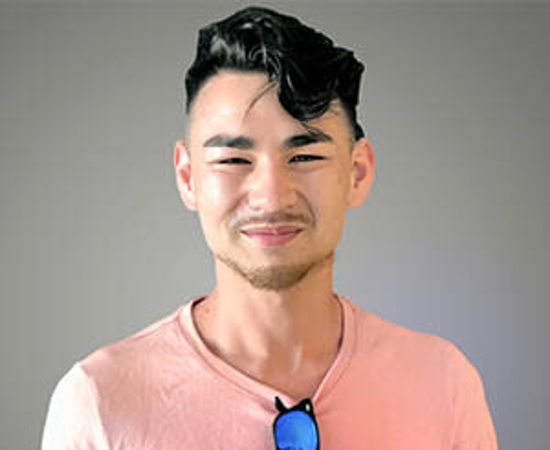 Headshot of Aaron 