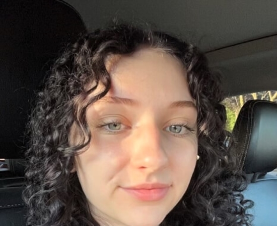 Headshot of Ellen Pettitt