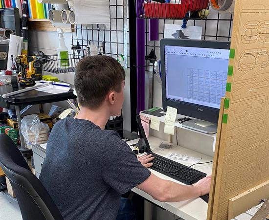 Headshot of Austin Hines