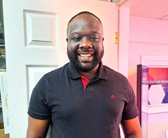 Headshot of Kenardo 