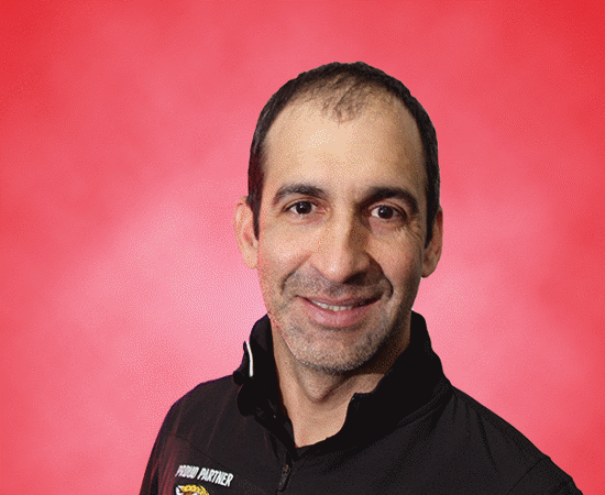 Headshot of Elvin Flores