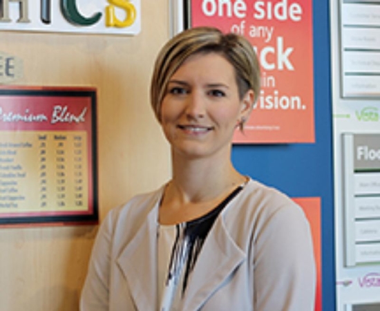 Headshot of Rachel Mead