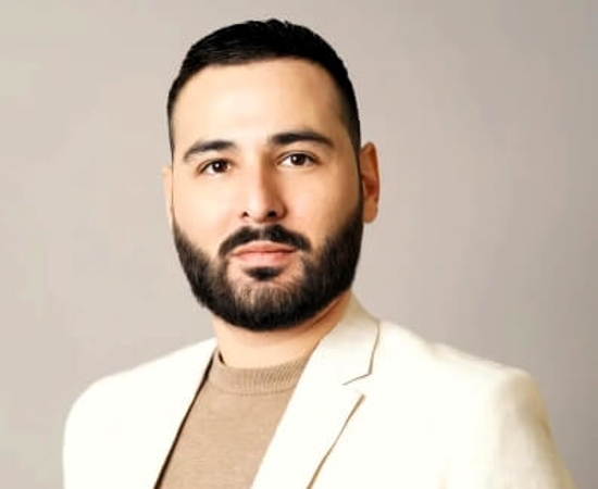 Headshot of Andrew Thomson