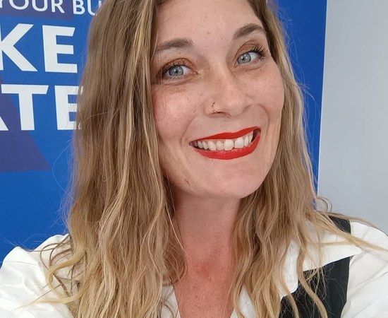 Headshot of Ashley Alberg