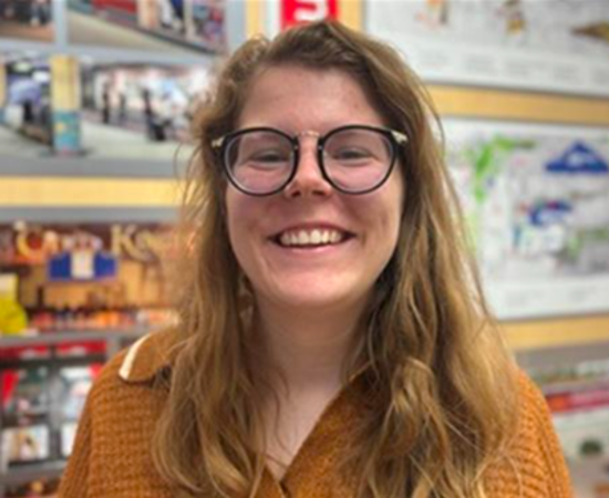 Headshot of Lainey DeVol