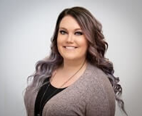 Headshot of Amanda Pahl