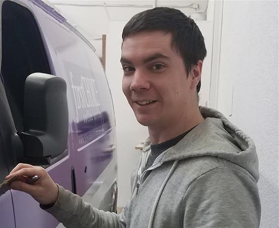 Headshot of Daniel Harris