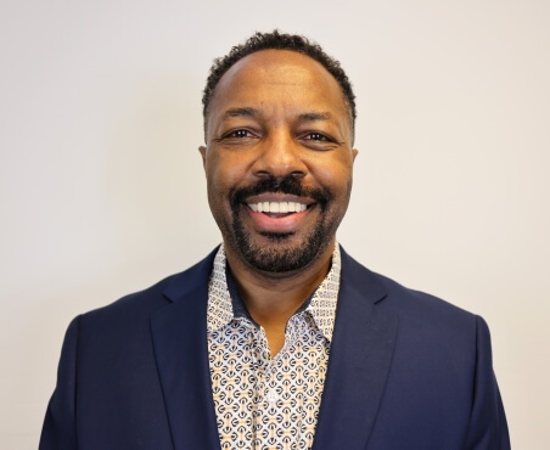 Headshot of Rob Thomas