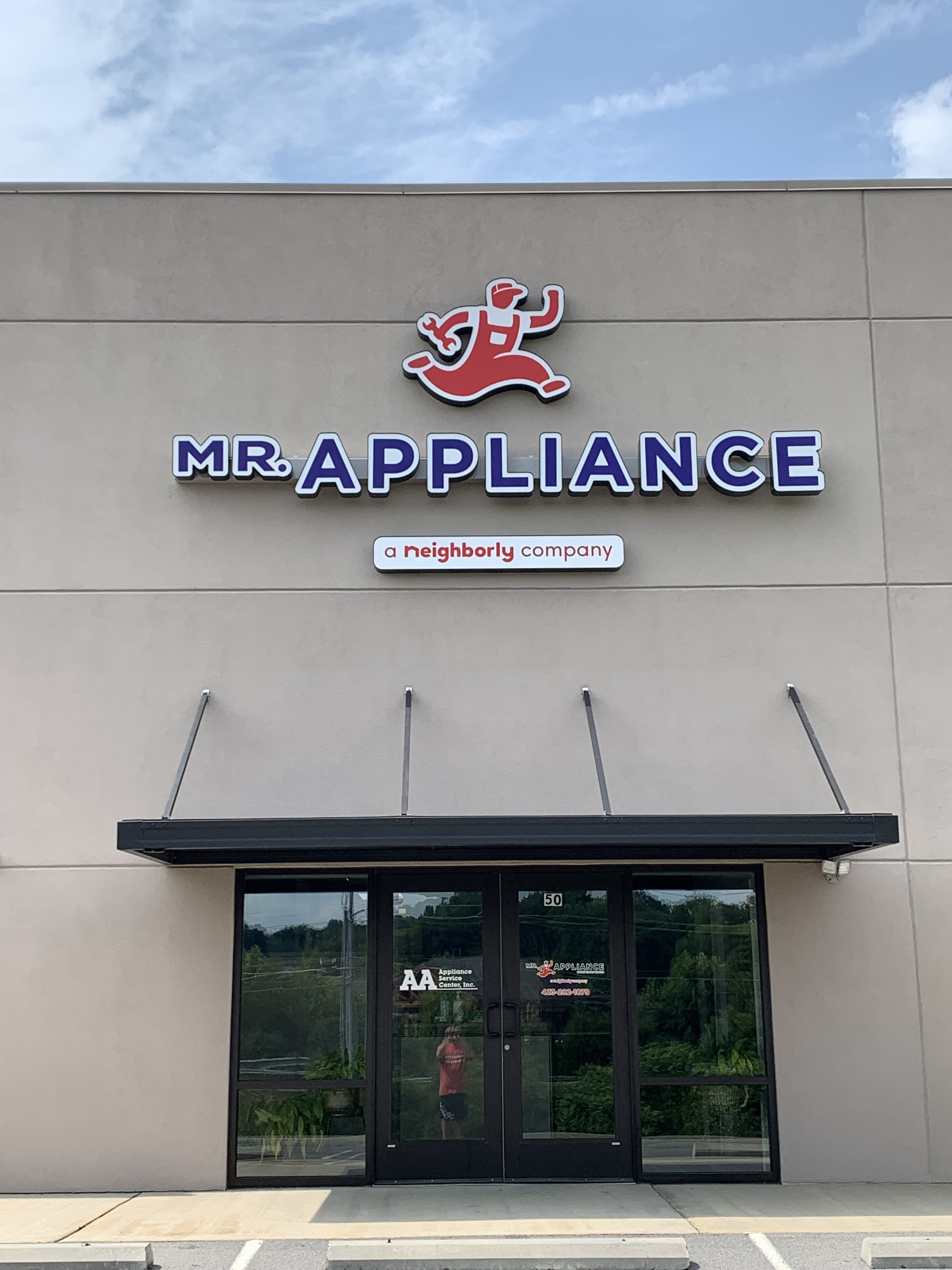 Mr. Appliance Building Signage