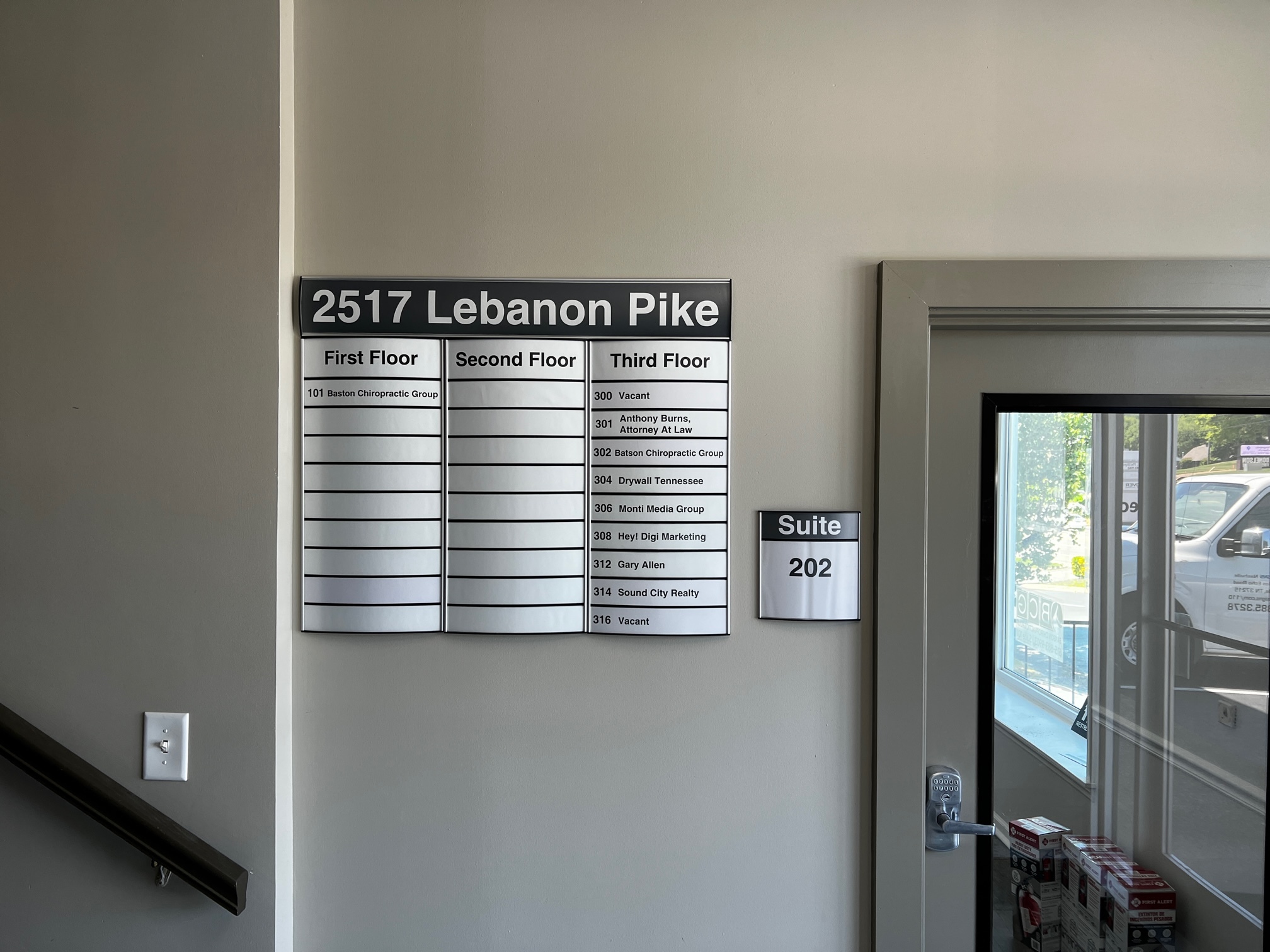 Lebanon Pike Building Wayfinding Signs