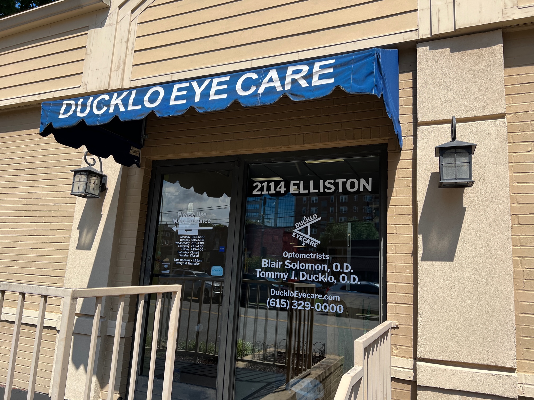 Ducklo Eyecare Exterior Signage