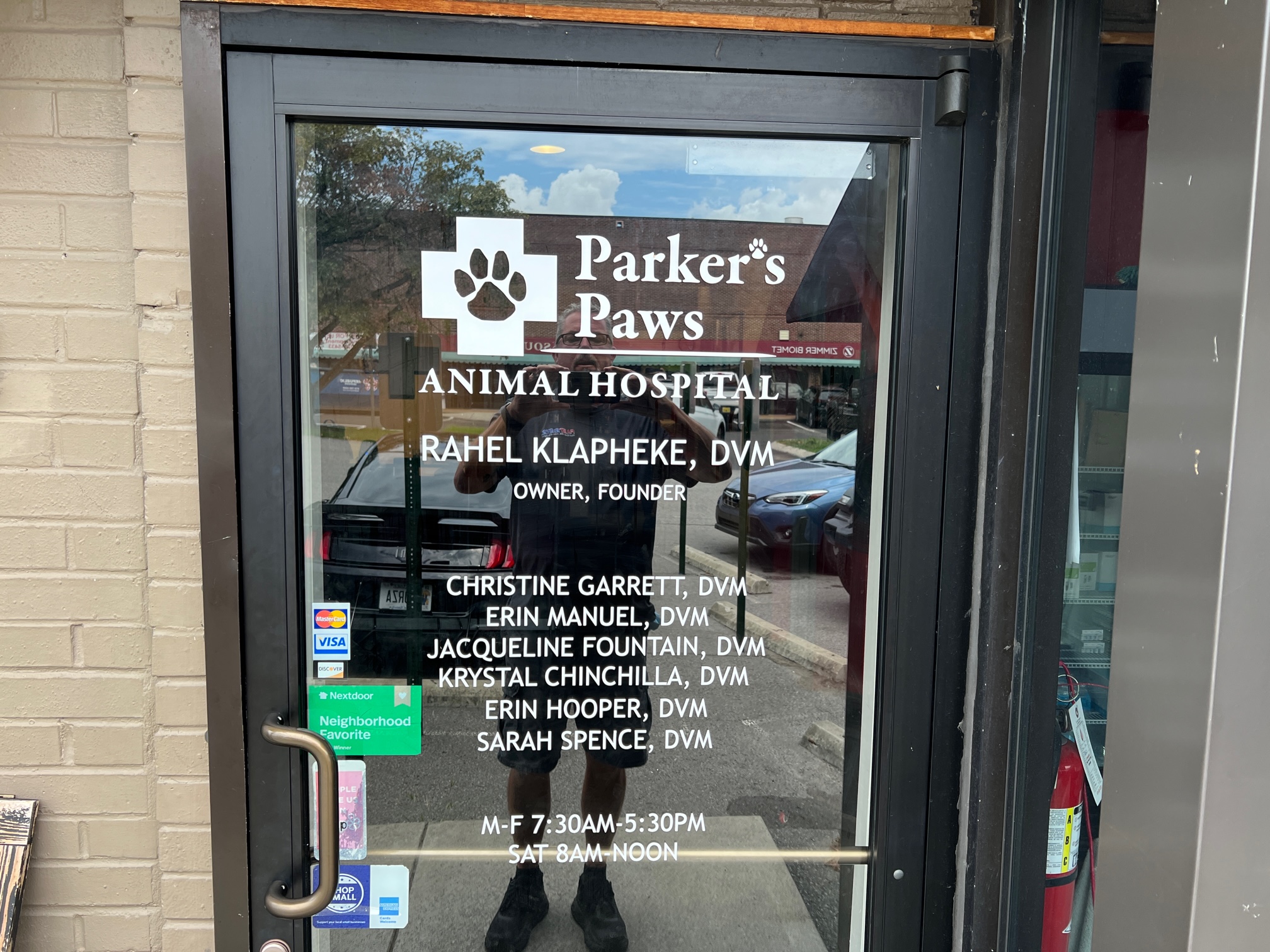 Parker's Paws Exterior Signage