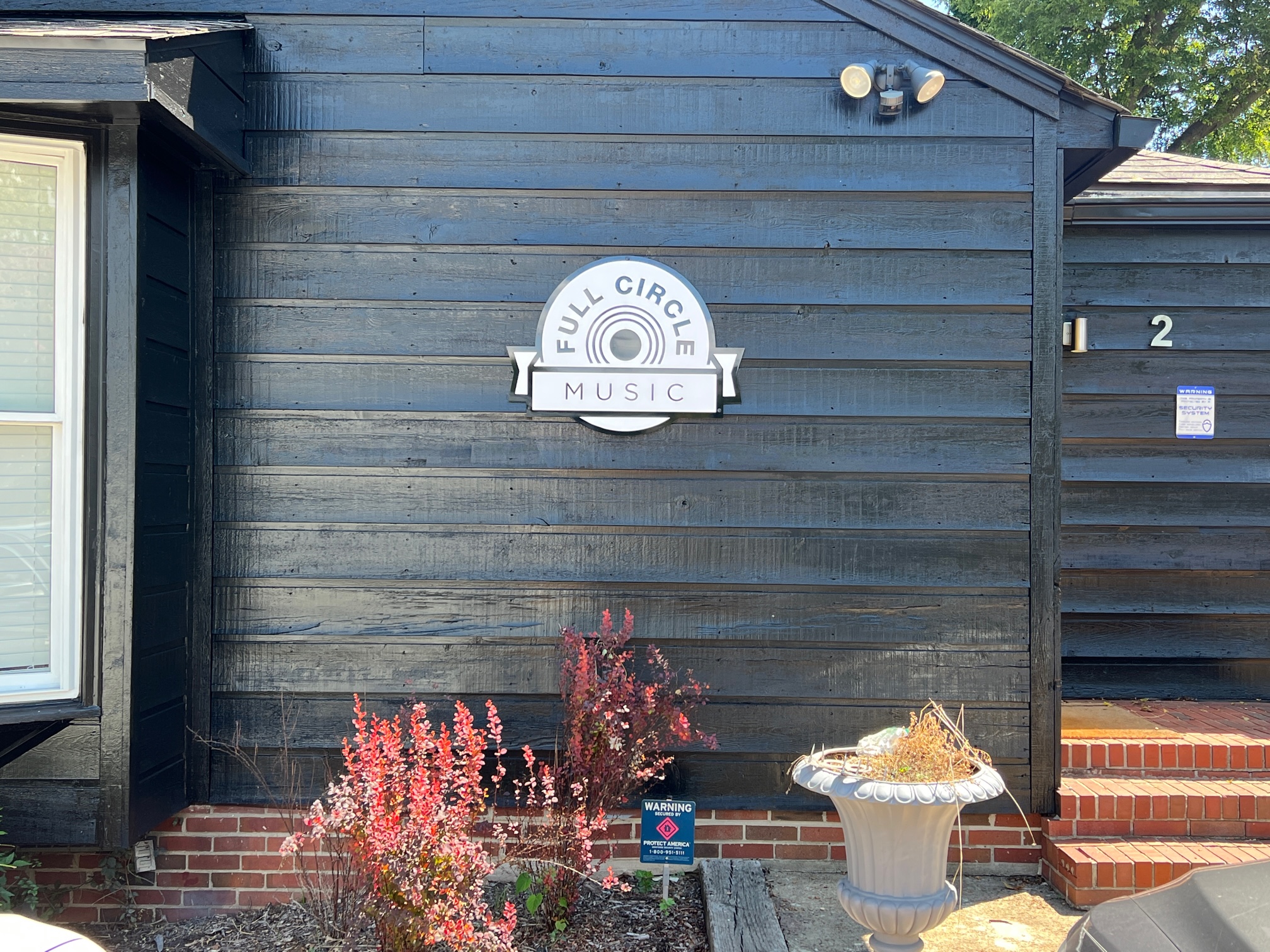 Full Circle Music Exterior Signage