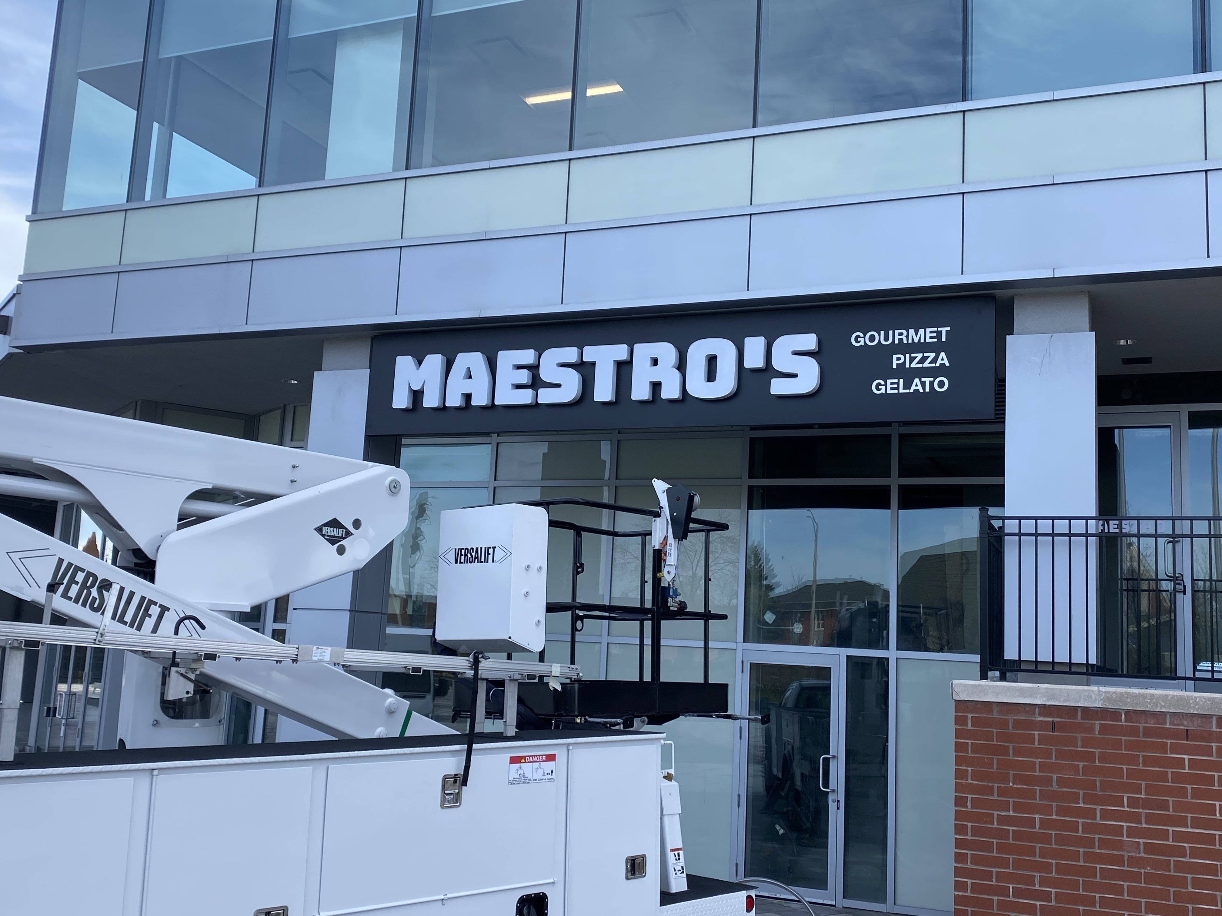 Maestro's Pizza Channel Letters