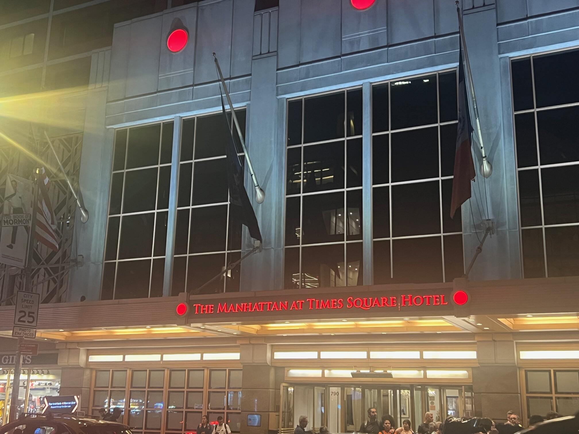 manhattan at times square hotel canopy led sign