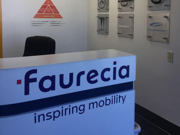 Faurecia desk