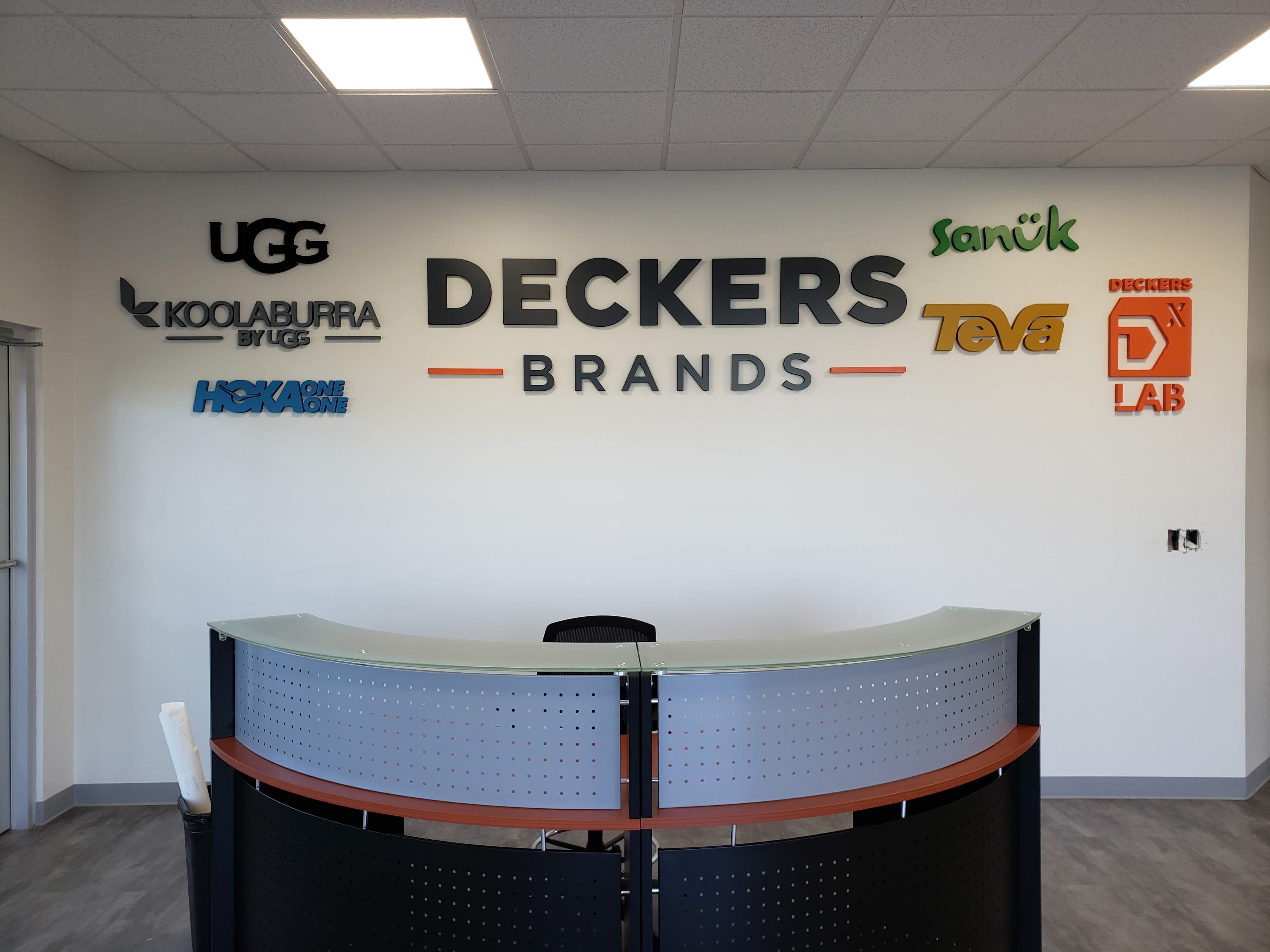 Deckers Brands Dimensional Letters