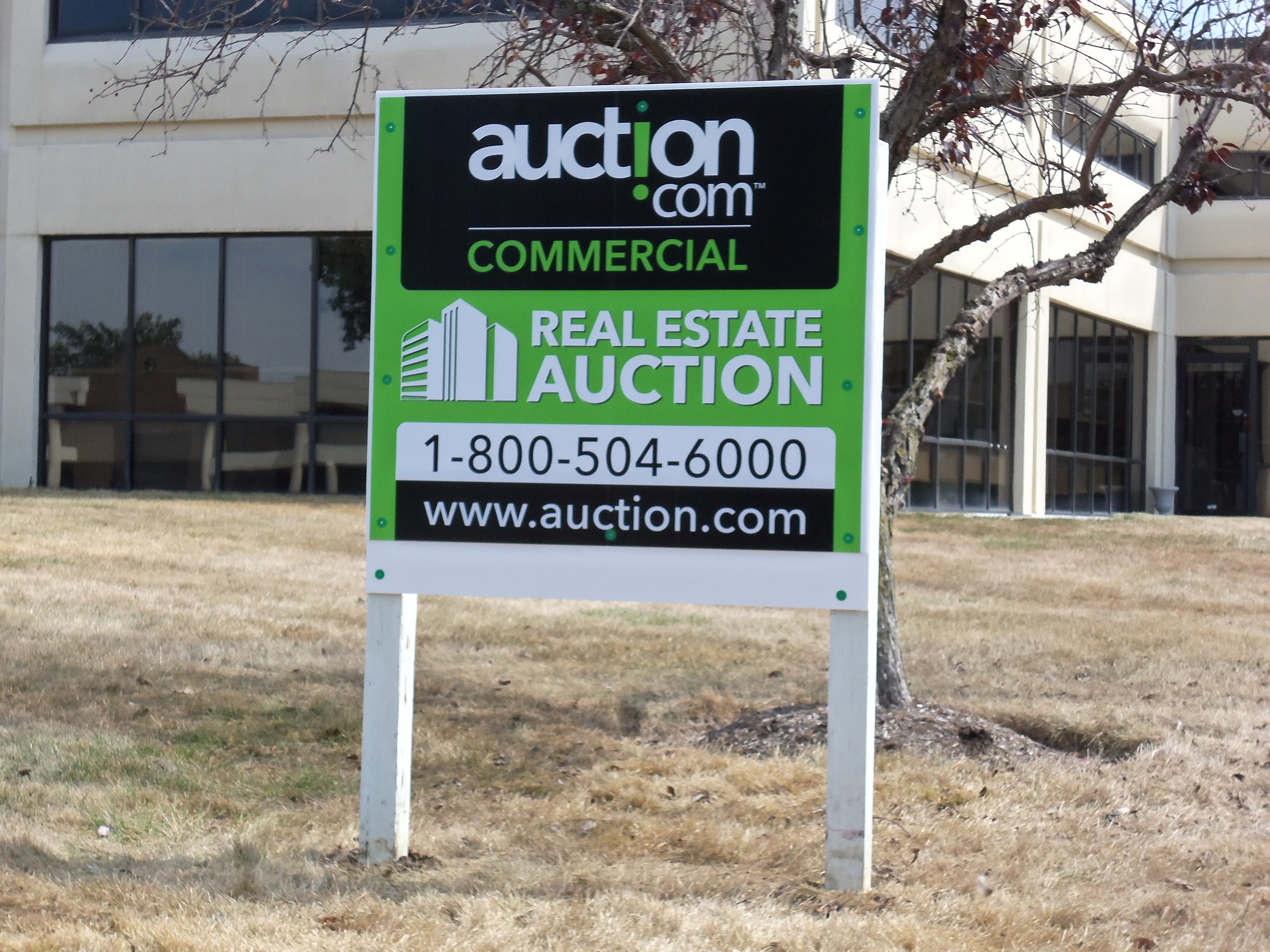 Auction.com Exterior Signage
