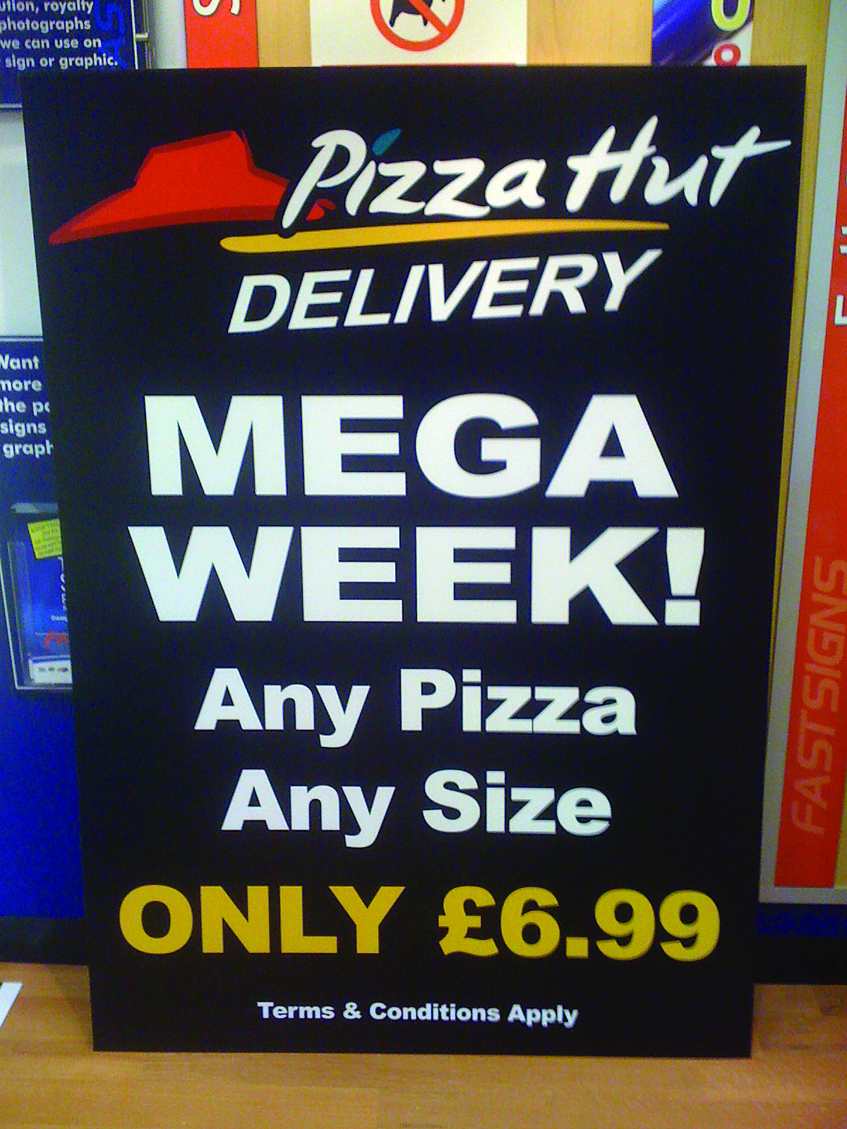 Pizza Hut Delivery Signage