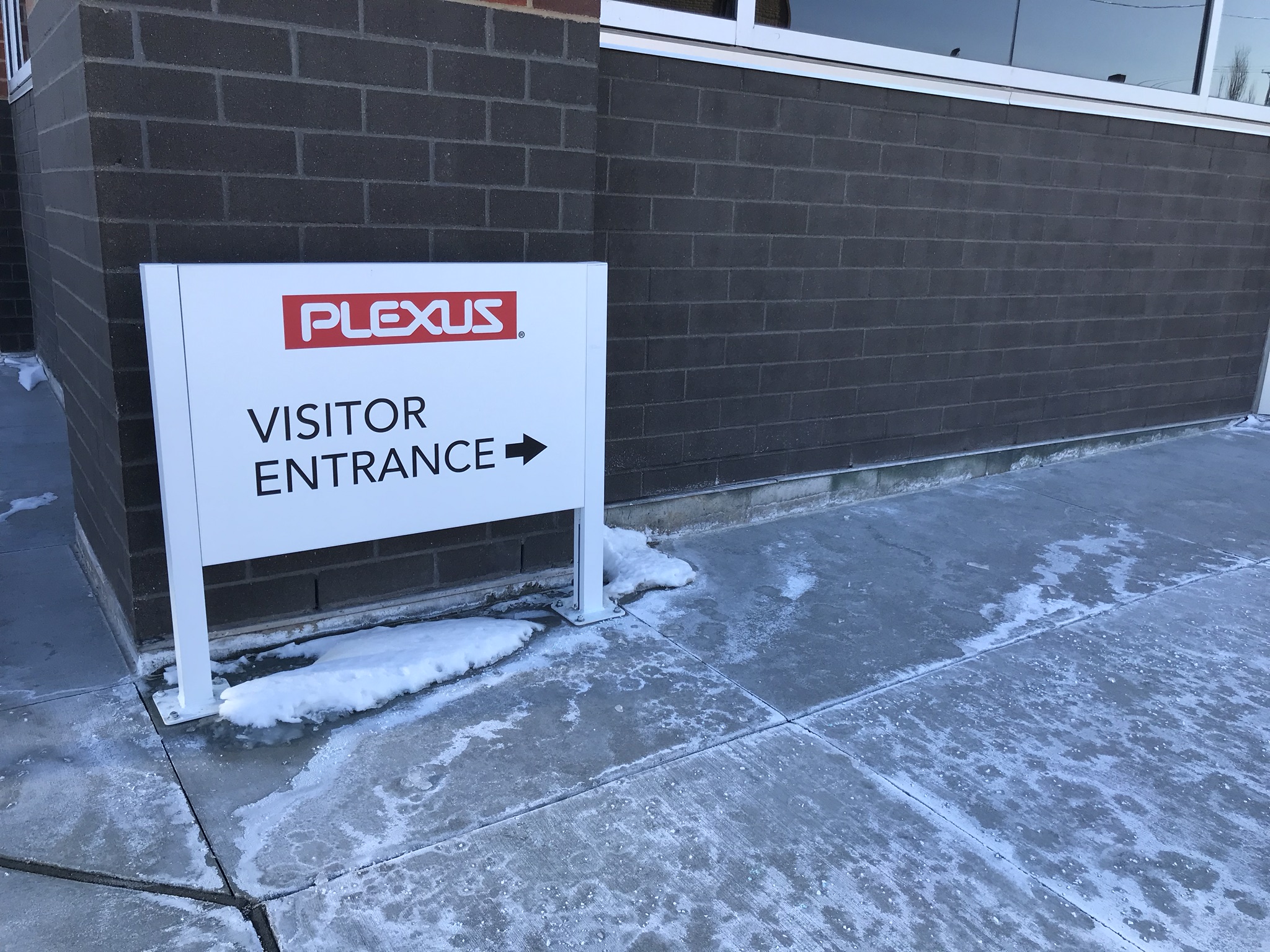 Plexus Roadway Sign