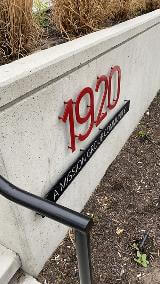 Exterior dimensional numbers address sign