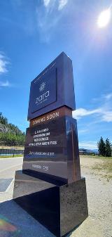 Zara pylon sign on the entrance