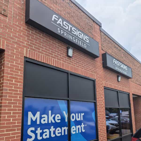 An image of the Springfield FASTSIGNS storefront.