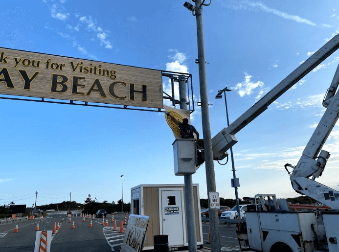 Fixing Toby Beach banner sign
