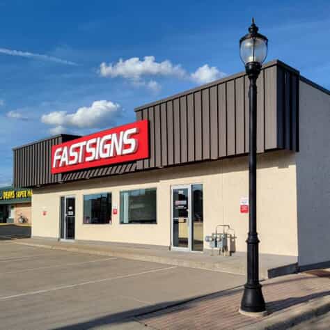 An image of the storefront of FASTSIGNS.