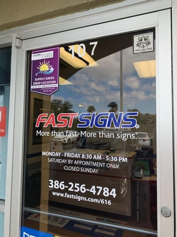 FASTSIGNS center door