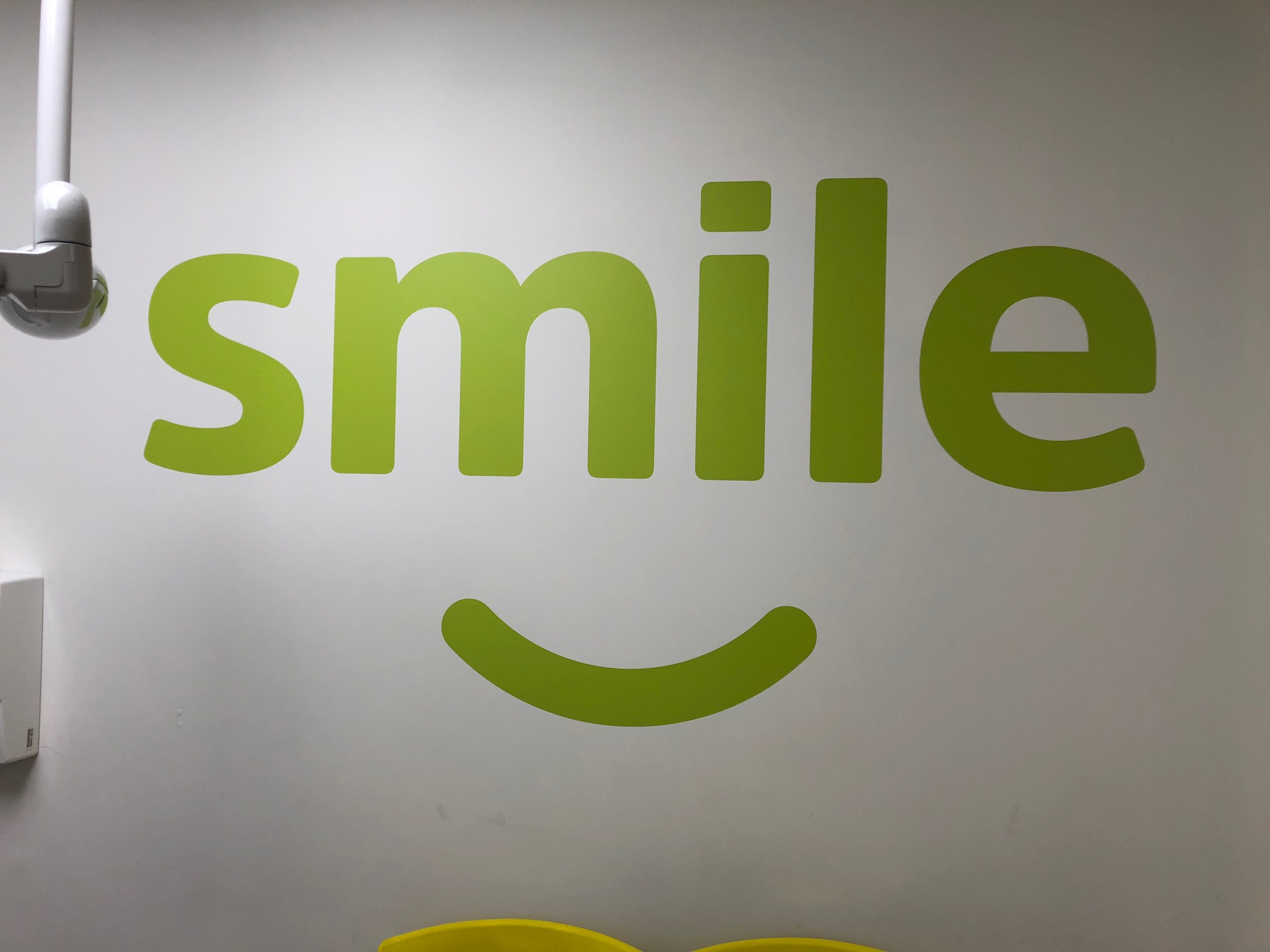 smile dental wall logo