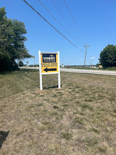Pylon Signs Photo