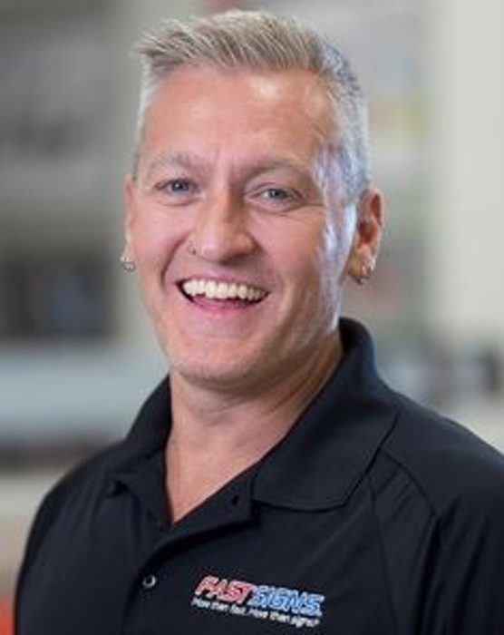 Mike  Mead Photo